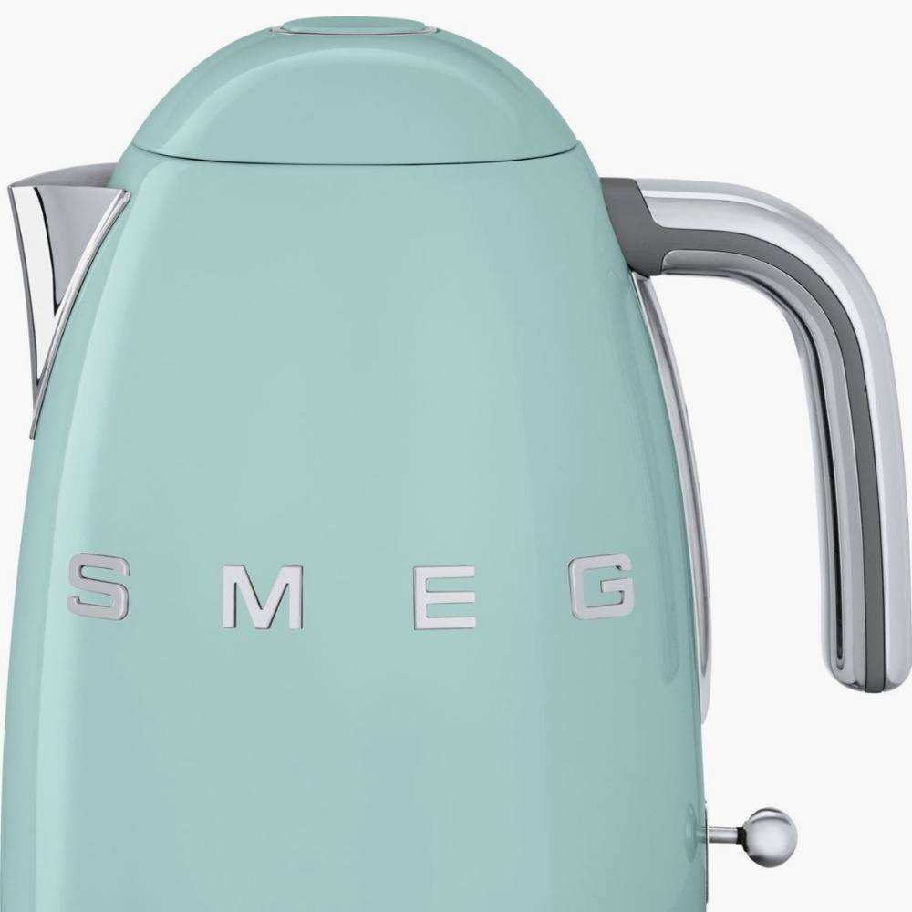 NIB Smeg Kettle '50s Retro Style Electric Kettle Pastel Green
